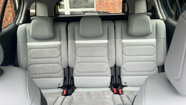 Citroen C5 Aircross 1.2 Hybrid 136 E-series 5dr e-DCS6 Petrol Hatchback